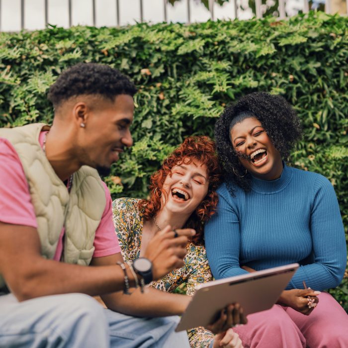 Team_man and two women